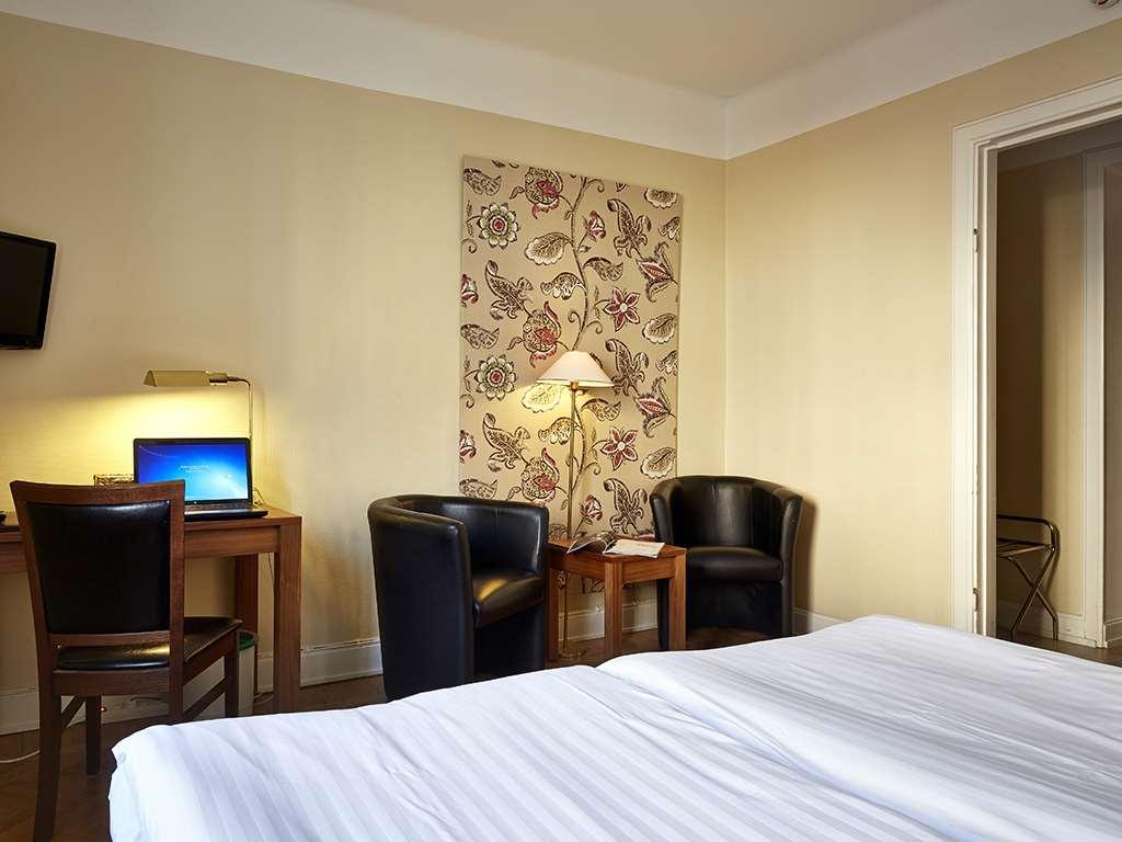First Hotel City Eskilstuna Ruang foto