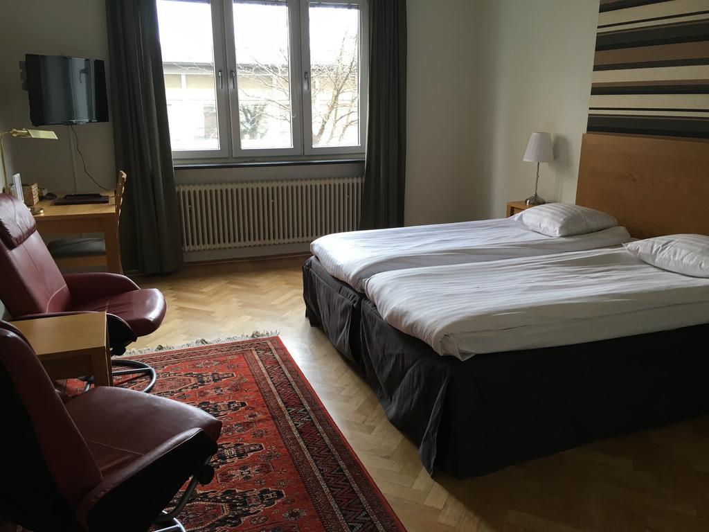 First Hotel City Eskilstuna Bagian luar foto