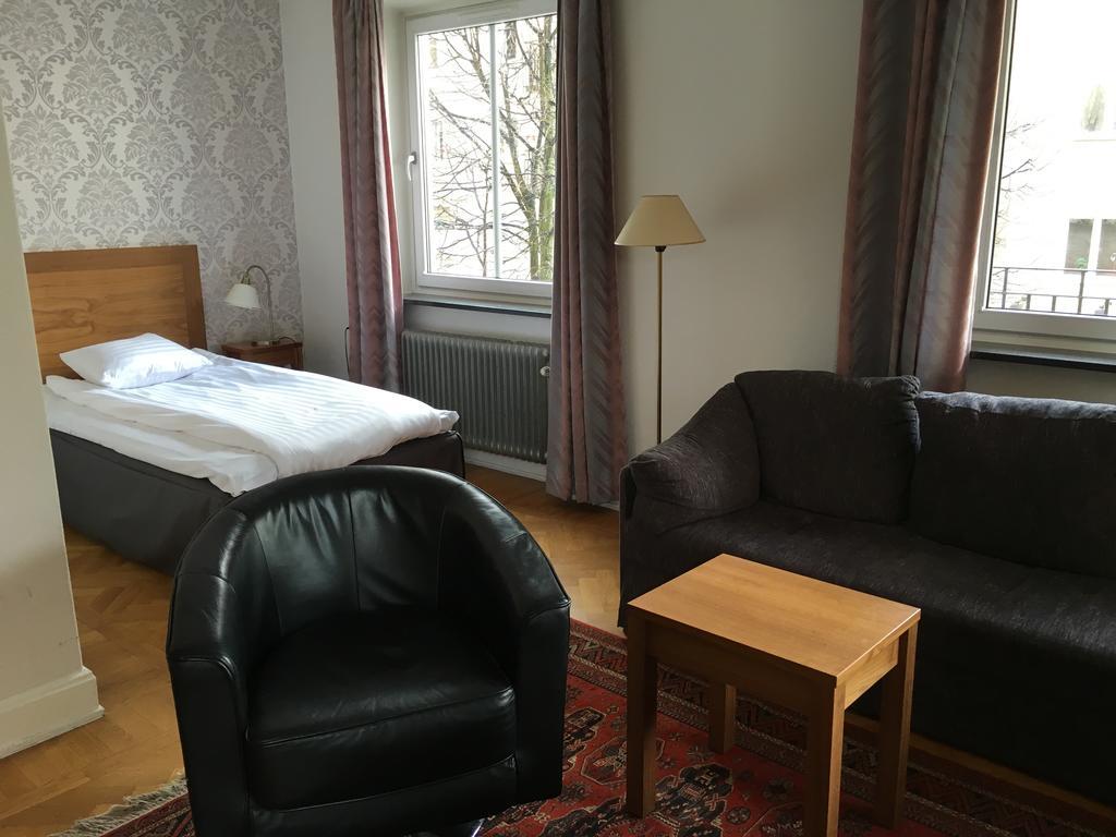First Hotel City Eskilstuna Bagian luar foto