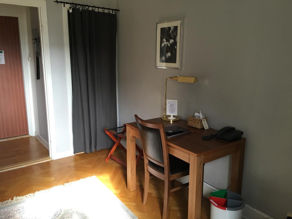 First Hotel City Eskilstuna Bagian luar foto