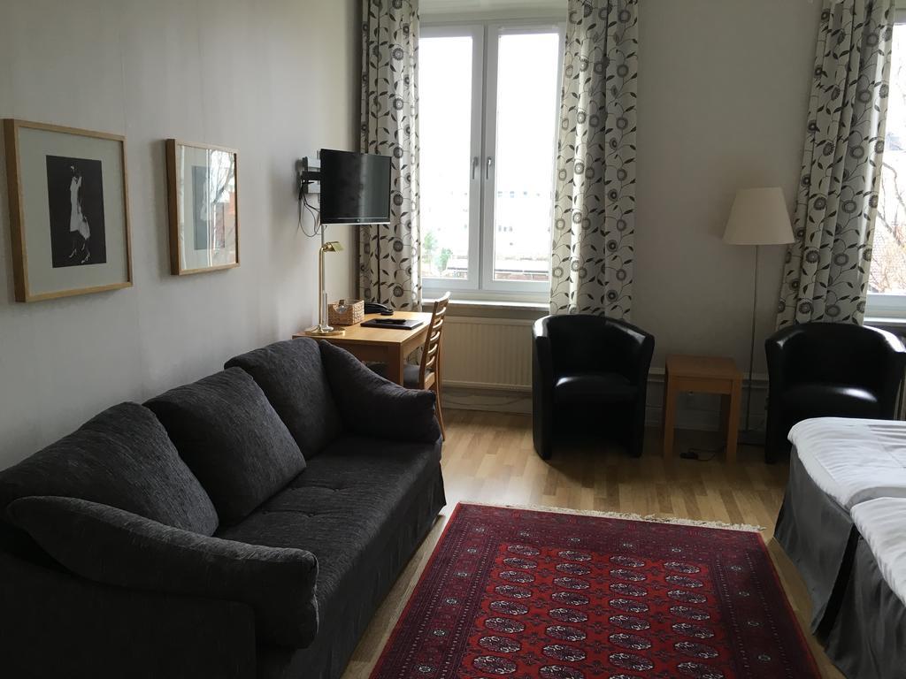 First Hotel City Eskilstuna Bagian luar foto