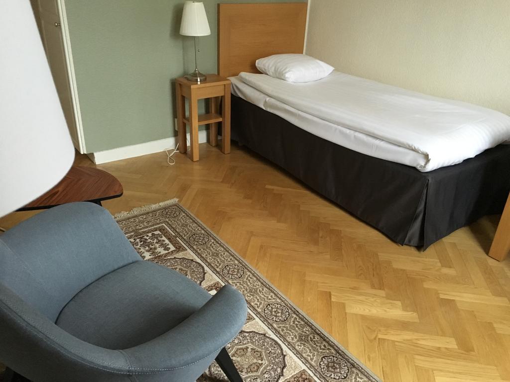 First Hotel City Eskilstuna Bagian luar foto