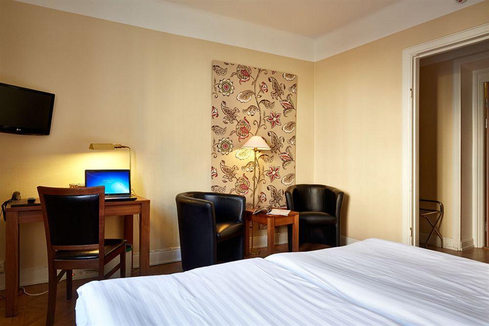First Hotel City Eskilstuna Bagian luar foto