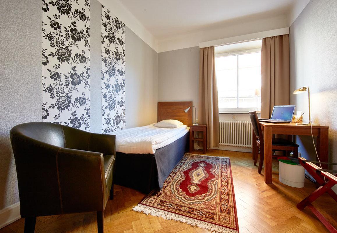 First Hotel City Eskilstuna Bagian luar foto