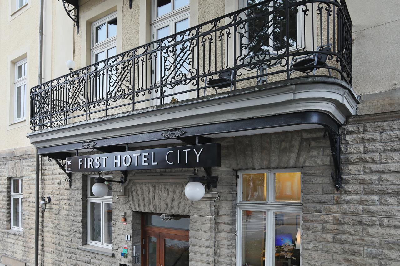 First Hotel City Eskilstuna Bagian luar foto
