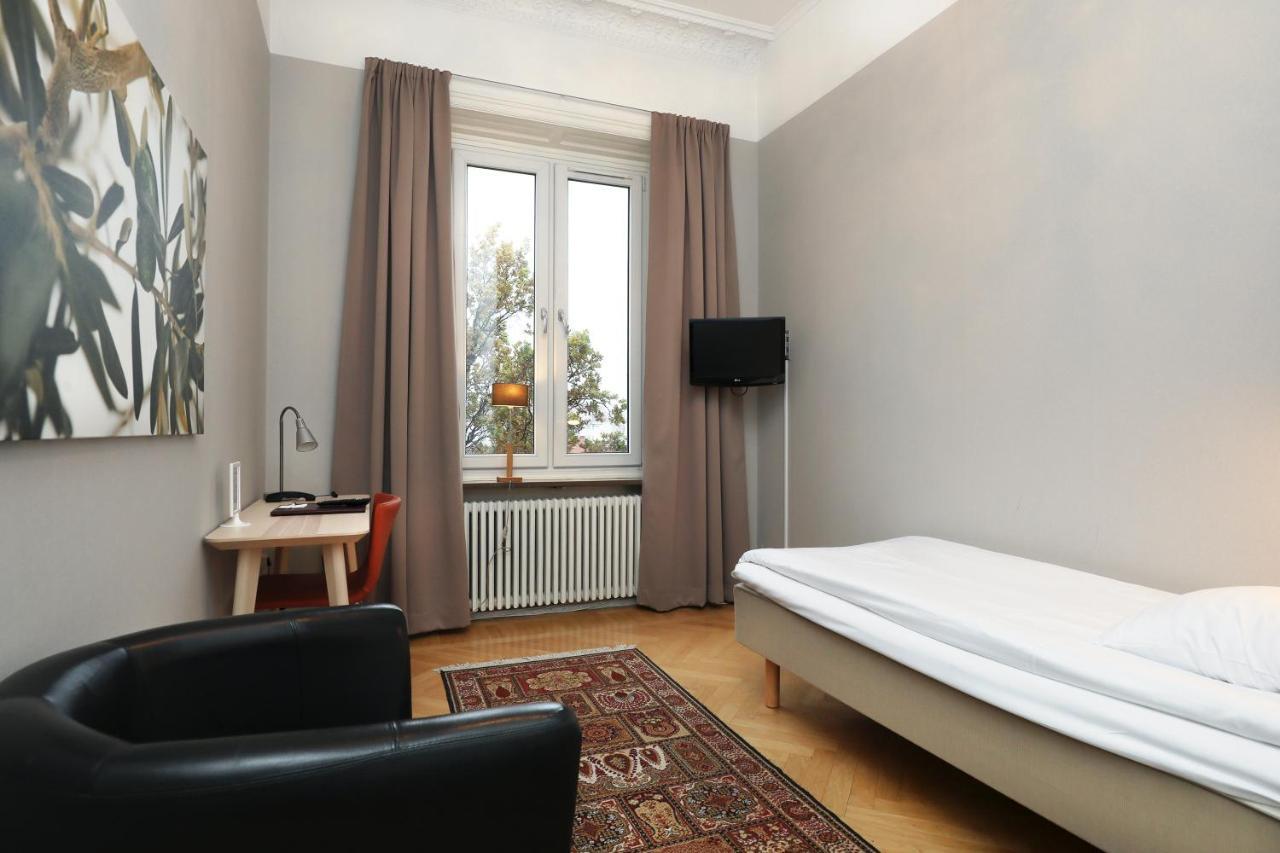 First Hotel City Eskilstuna Bagian luar foto